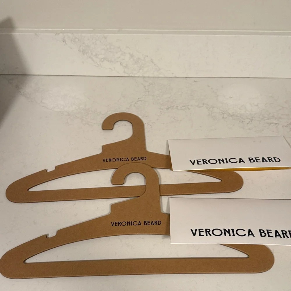 Veronica Beard Tan Wall Decor Hooks Total 3 hangers